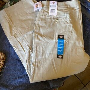 Dickies Women’s Relaxed Fit Chinos in Light Khaki